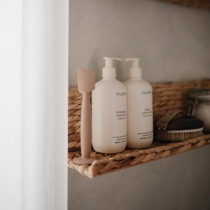 Imagem de Aplicador de Creme para Fraldas Mushie - Silicone Macio com Ventosa