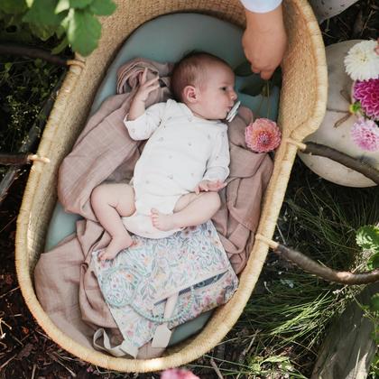 Imagem de Aplicador de Creme para Fraldas Mushie - Silicone Macio com Ventosa