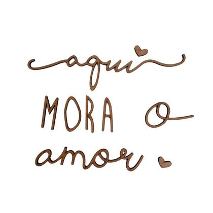 Imagem de Aplique Frase O Amor Mora Aqui