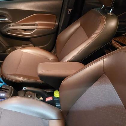 Imagem de Apoio De Braço Chevrolet Cobalt Couro Grafite Costura Azul