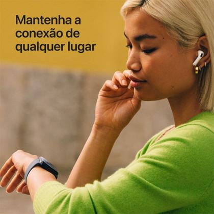 Imagem de Apple Watch SE 3 GPS, Caixa Estelar de Alumínio de 44 mm, Pulseira Esportiva Estelar, Tamanho M/G - MEHJ4AM/A