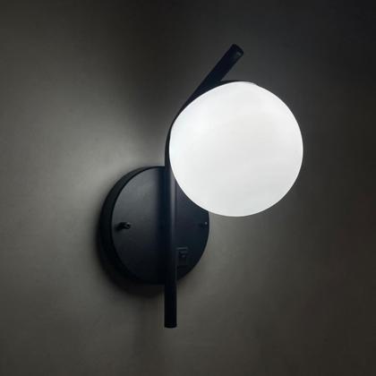 Imagem de Arandela Parede Inclinada Em Aluminio Com Acendimento Na Base Liga e Desliga Com Globo Vidro Fosco 12cm Soquete G9 Tensa