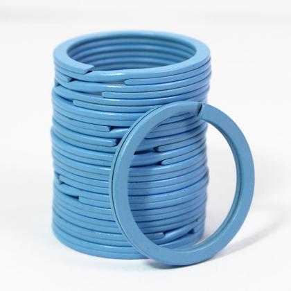 Imagem de Argola 28mm Azul Bebe Italiana Resistente Para Lembrancinhas - 50 Unidades