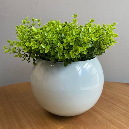 Imagem de Arranjo Centro de Mesa Vaso Branco Verdinho Artificial Completo
