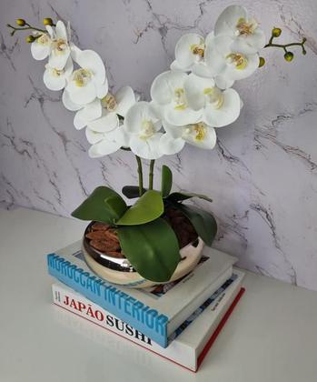 Imagem de Arranjo Com 2 Orquídeas Branca Vaso Dourado 22cm