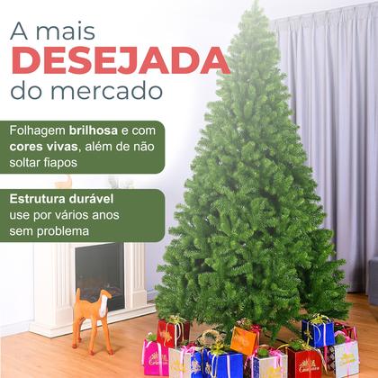 Imagem de Árvore De Natal Pinheiro Tradicional Verde Ou Nevada Premium