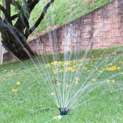 Imagem de Aspersor Pulverizador 360 Graus Irrigaçao Quintal Jardim Mangueira Rega Canteiro Horta Plantaçao Gramado Sprinkler