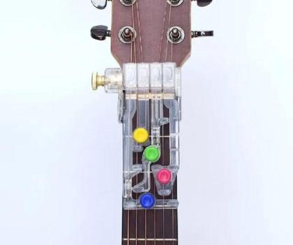 Imagem de Assitente de Acordes para Violão e Guitarra Spring ADM01