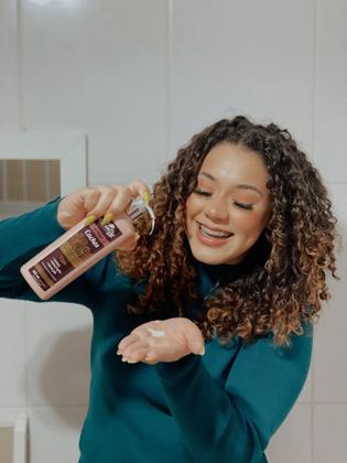 Imagem de Ativador Modela Os Cachos Define Sem Frizz Profissional - Desalfy