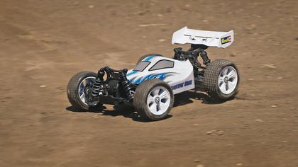 Imagem de Automodelo de controle remoto revell 1/16 beastie buggy