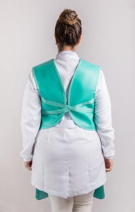 Imagem de Avental de Borracha Plumbífera de uso Profissional Padrão Cirúrgico 100x060 com Protetor de Tireóide para Radiografia - 0.50mnPb