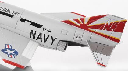 Imagem de Avião Caça F-4B Phantom II VF-111 Sundowners Daron 1/155