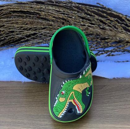 Imagem de Babuche Infantil Masculino Dinossauro T-Rex Preto com Verde Fachetado