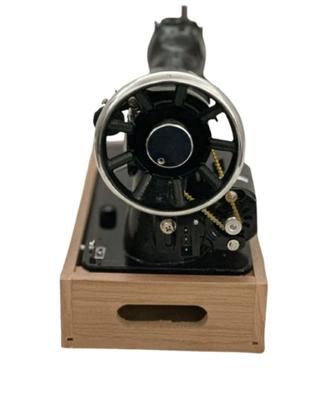 Imagem de  BAIXOU O PREÇO Máquina De Costura Reta Semiindustrial Nova Com Base FOX