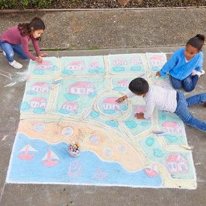 Imagem de Balde lavável de 20 peças e 8 cores para colorações de giz para calçada