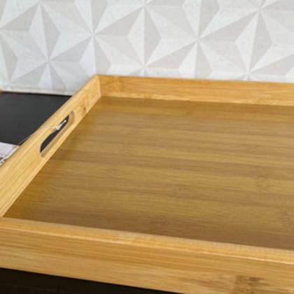 Imagem de Bandeja de madeira retangular com alça grande 40cm para cozinha servir ou cantinho do café