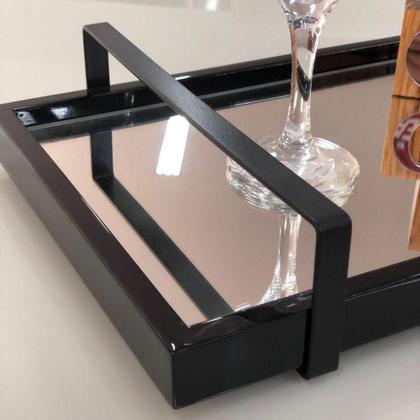 Imagem de Bandeja Espelhada Laqueada Preto com Alça Preta