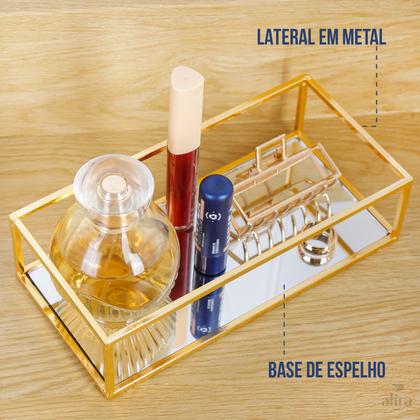 Imagem de Bandeja Espelhada Retangular Metal Decoração Lavabo Quarto Dourada 23x16cm Alira Home