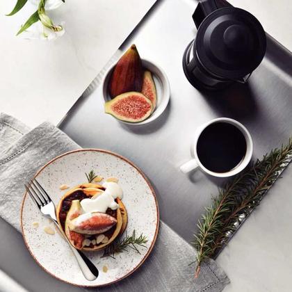 Imagem de Bandeja Quadrata Retangular em Aço Inox Alto Brilho 57 x 32 cm Tramontina