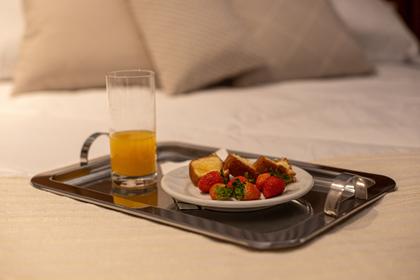 Imagem de Bandeja Retangular Com Alça 42cm Aço Inox Servir Café Chá