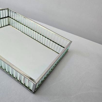 Imagem de Bandeja retangular - metal - fundo espelhado