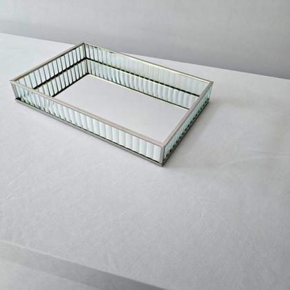 Imagem de Bandeja retangular - metal - fundo espelhado