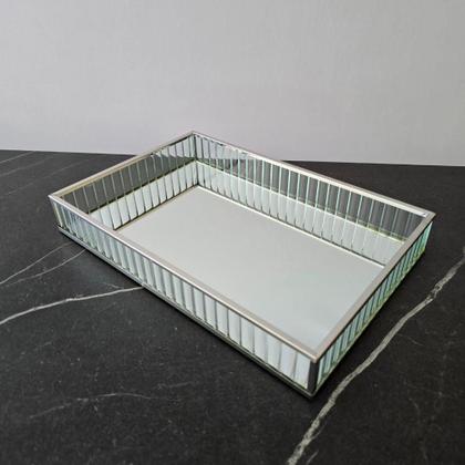 Imagem de Bandeja retangular - metal - fundo espelhado