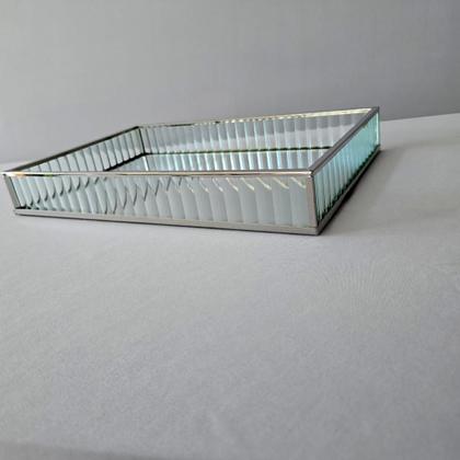Imagem de Bandeja retangular - metal - fundo espelhado