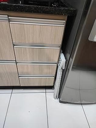 Imagem de Banqueta Dobrável Plastica 22cm 150kg Com Alça Reforçada