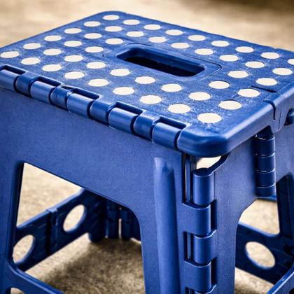 Imagem de Banqueta Dobrável Portátil 45cm Plástico Resistente Camping Cozinha Doméstica AZUL