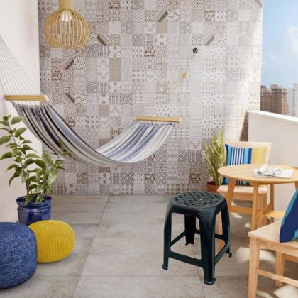 Imagem de Banqueta plástica reforçada adulto + leve e compacta preta