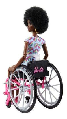 Imagem de Barbie Fashionista Cadeira De Rodas Negra Mattel HJT14