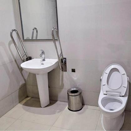 Imagem de Barra de Apoio Inox Cromado Rebatível 28X60cm Acessibilidade