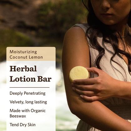 Imagem de Barra de loção à base de ervas Moon Valley Organics Moon Melt Coconut Lemon
