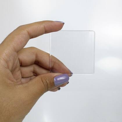 Imagem de Base Acrílica Quadrada 5cm Sem Borda Para Biscuit Com 50 Unidades