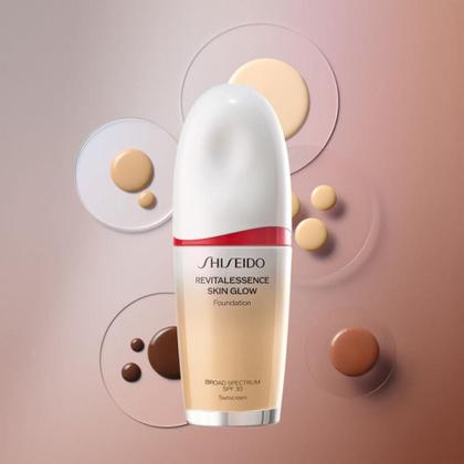 Imagem de Base Liquida Revitalessence Skin Glow Shiseido 130 FPS30