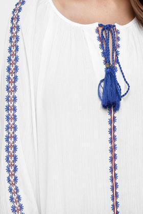 Imagem de Bata Facinelli Bordada Com Detalhe Em Corda Branca