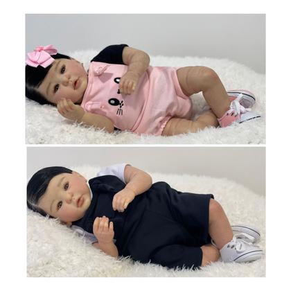 Imagem de Bebê Reborn Gêmeos Realistas Kilyn Menino e Menina Corpo Inteiro Silicone Toma Banho Cabelo Fio a Fio 50cm, 2kg cada Enxoval Completo