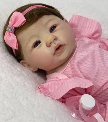 Imagem de Bebê Reborn Menina C . Fio A Fio Realista, Corpo de vinil silicone, 50cm, Enxoval completo