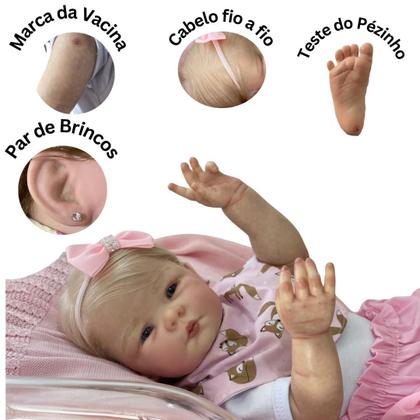 Imagem de Bebê Reborn Menina Loira Corpo Inteiro Silicone, Toma Banho, Mama e Faz Xixi Cabelo Fio a Fio com Enxoval Completo, Certidão, Ultrassom, 50cm