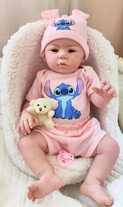Imagem de Bebê Reborn Menina Realista Ana Dolls 50cm, Corpo Silicone Pode Tomar Banho, Carequinha Caneta Stitch Enxoval Completo de 13 Itens