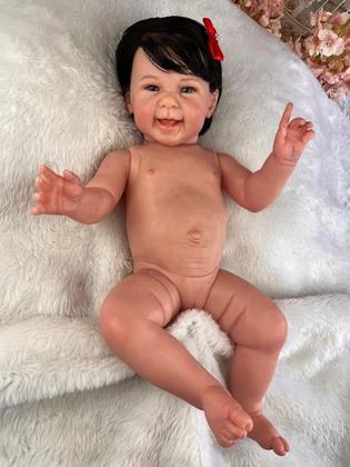 Imagem de Bebê Reborn Menina Realista Corpo Silicone Com Mamadeira