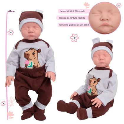 Imagem de Bebê Reborn Realista Corpo Silicone Dormindo Roupa Capivara