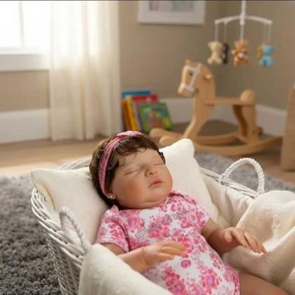 Imagem de Bebê Reborn Realista de Vinil Siliconado