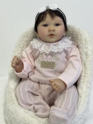Imagem de Bebê reborn realista piper menina premium
