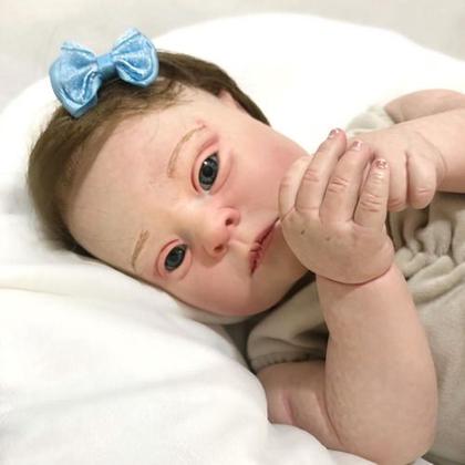 Imagem de Bebê Reborn Síndrome De Down Realista Menina Fio A Fio