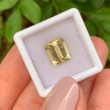 Imagem de Berilo Amarelo Baguete Retangular 3,59ct