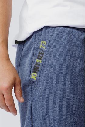 Imagem de Bermuda de Moletom Efeito Jeans com Estampa Alto Relevo no Bolso Frontal