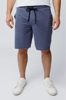 Imagem de Bermuda de Moletom Efeito Jeans com Estampa Alto Relevo no Bolso Frontal