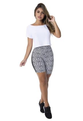 Imagem de Bermuda DLK com Estampa de Onca Preta